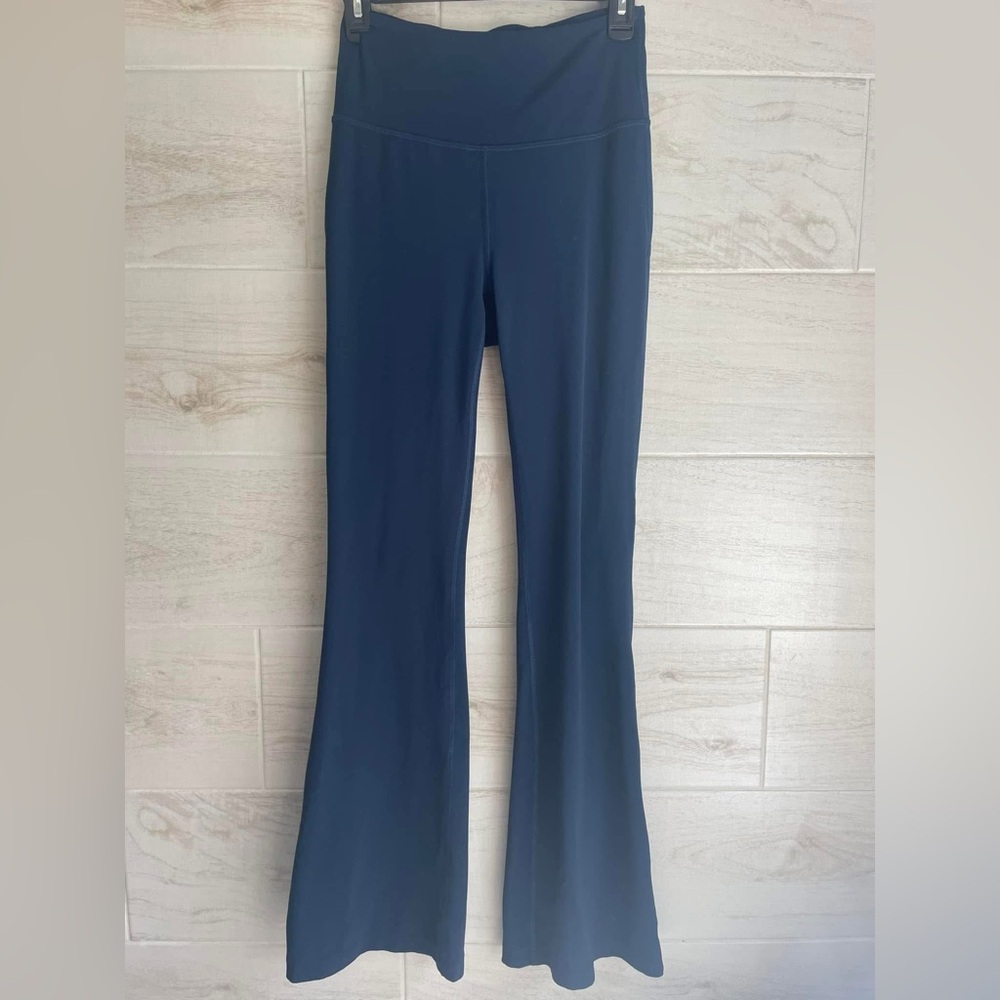 Lululemon Navy Groove Pants - Size 6